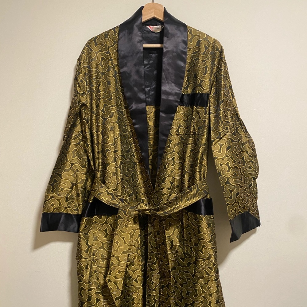 BLACK/GOLD JACQUARD SMOKING ROBE/JACKET